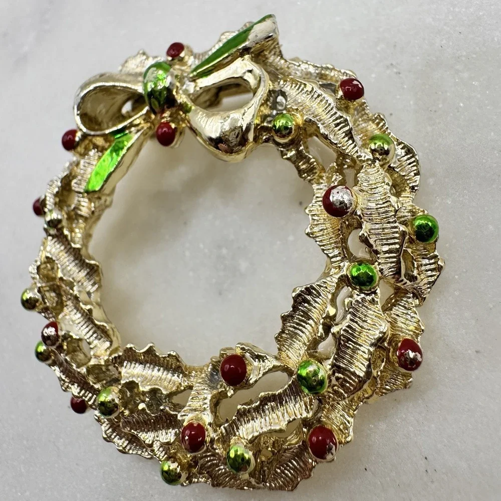 Vintage Christmas‎ Wreath Brooch Gerry's Gold Tone Red Green Bow Holiday Pin